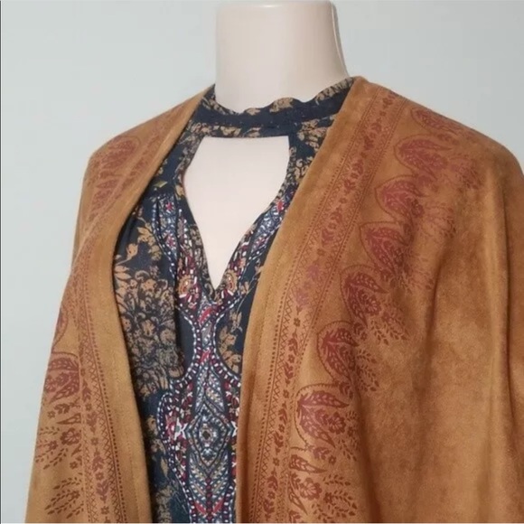 Hollister micro suede fringe poncho - Picture 3 of 7